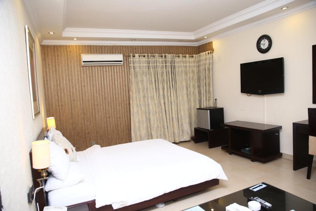 Hotel Safari Club 3 Bahria Town Rawalpindi Exterior foto